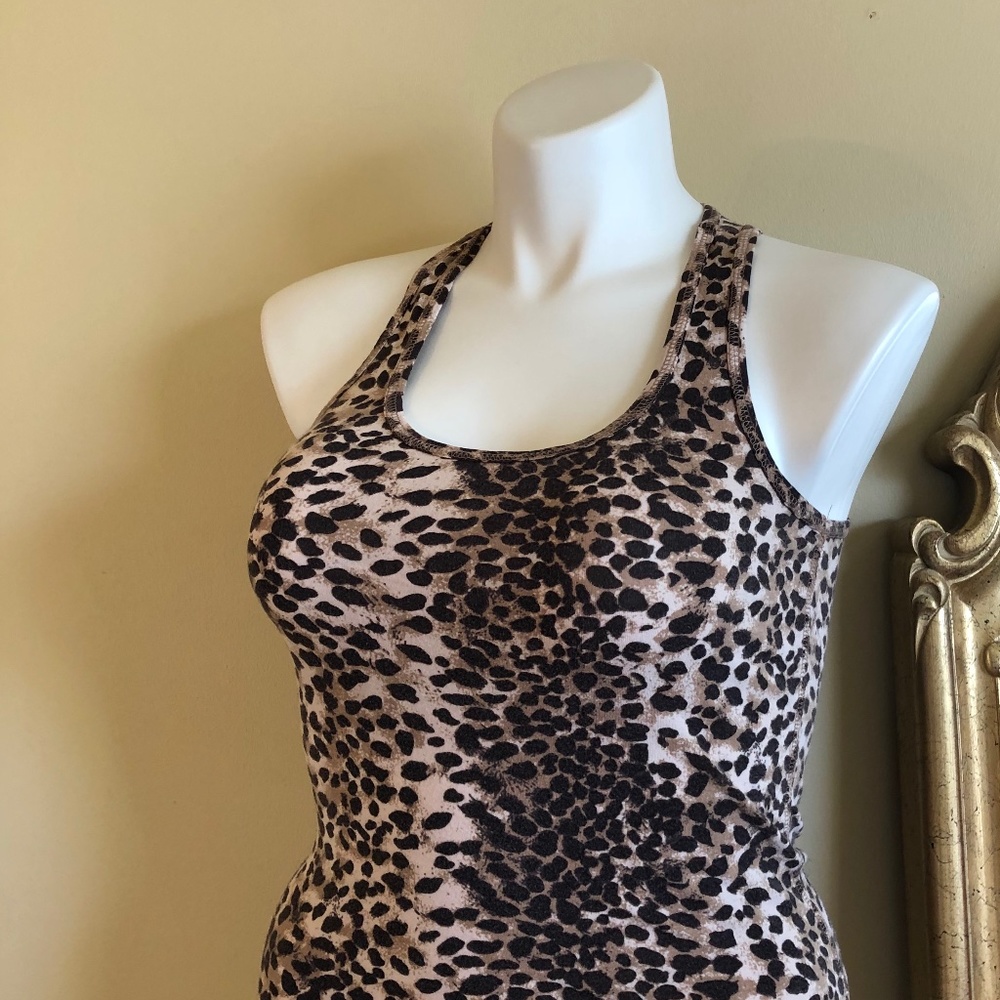A
Tank top